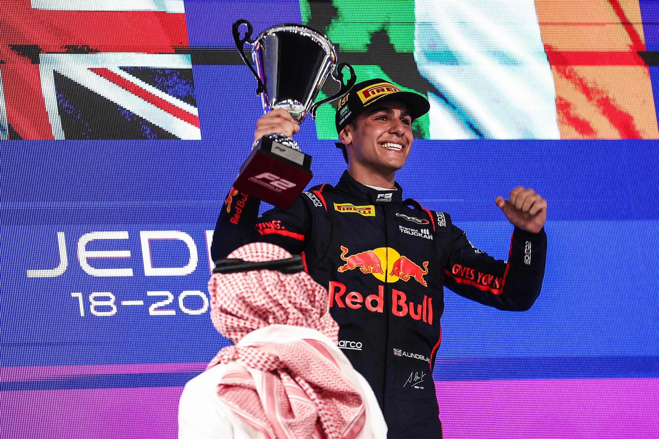 Red Bull elogia “ritmo forte” de Lindblad em vitória na Arábia Saudita na F2