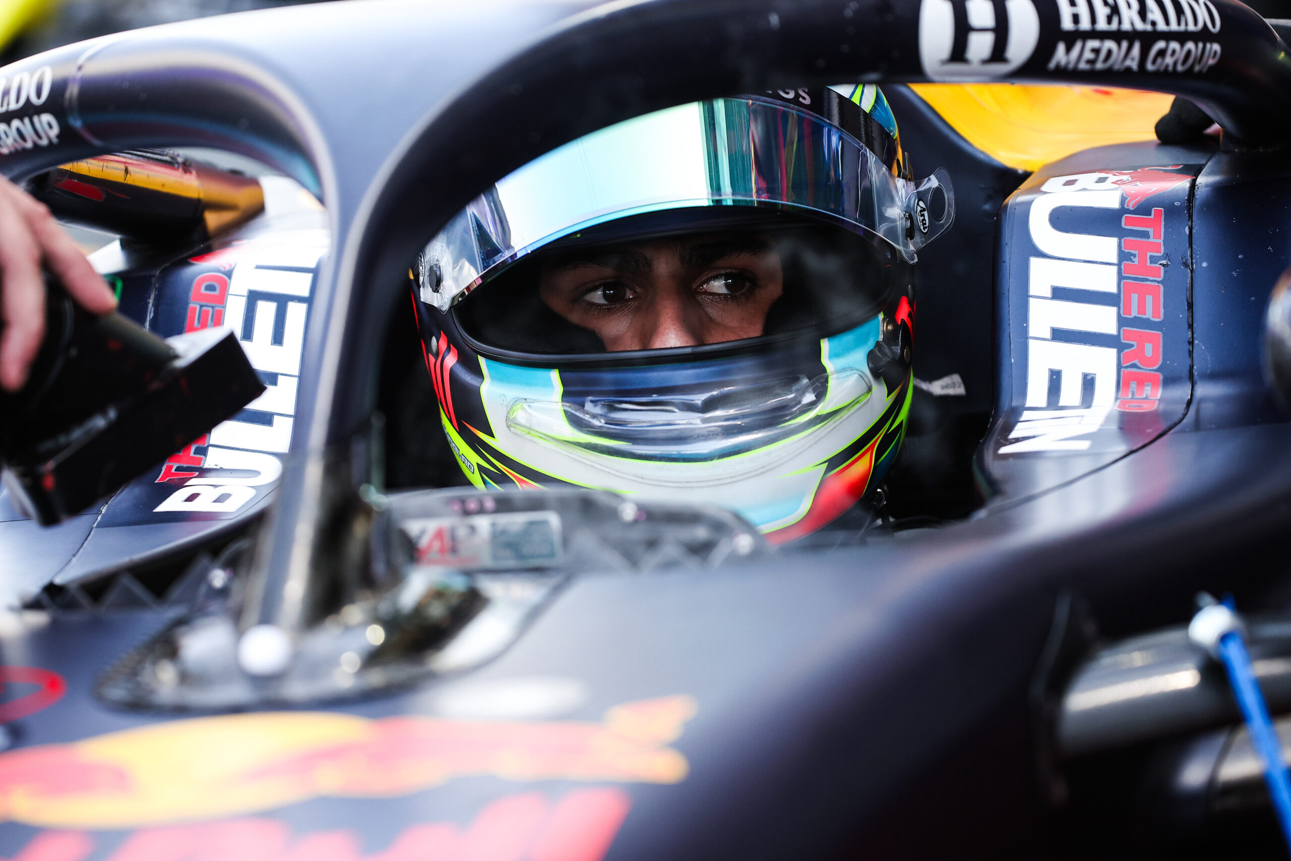 Lindblad e Martí levam punição e perdem 3 posições em grids de corridas da F2 na Áustria
