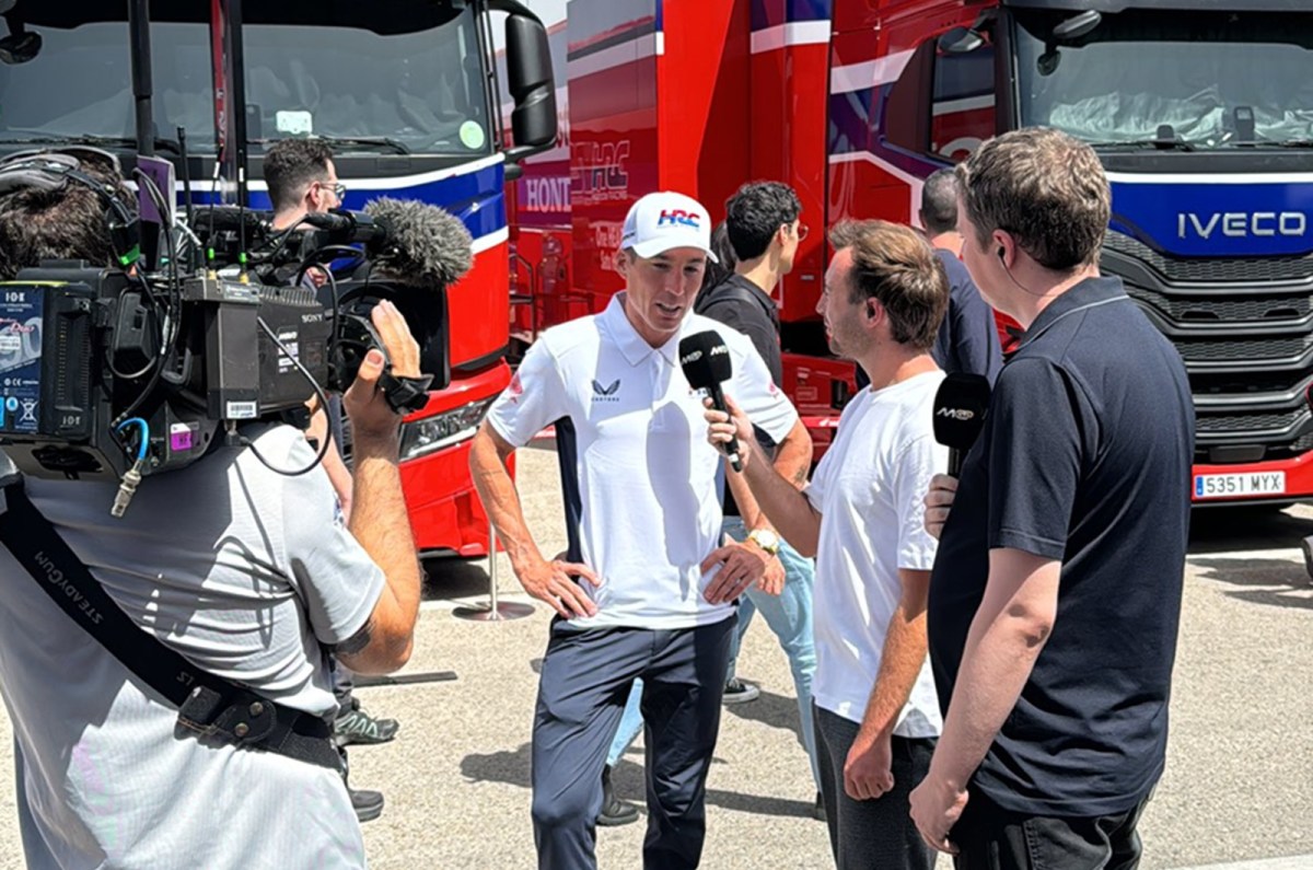 Espargaró brinca com nova profissão antes de retorno à MotoGP: “Agora sou mais ciclista”
