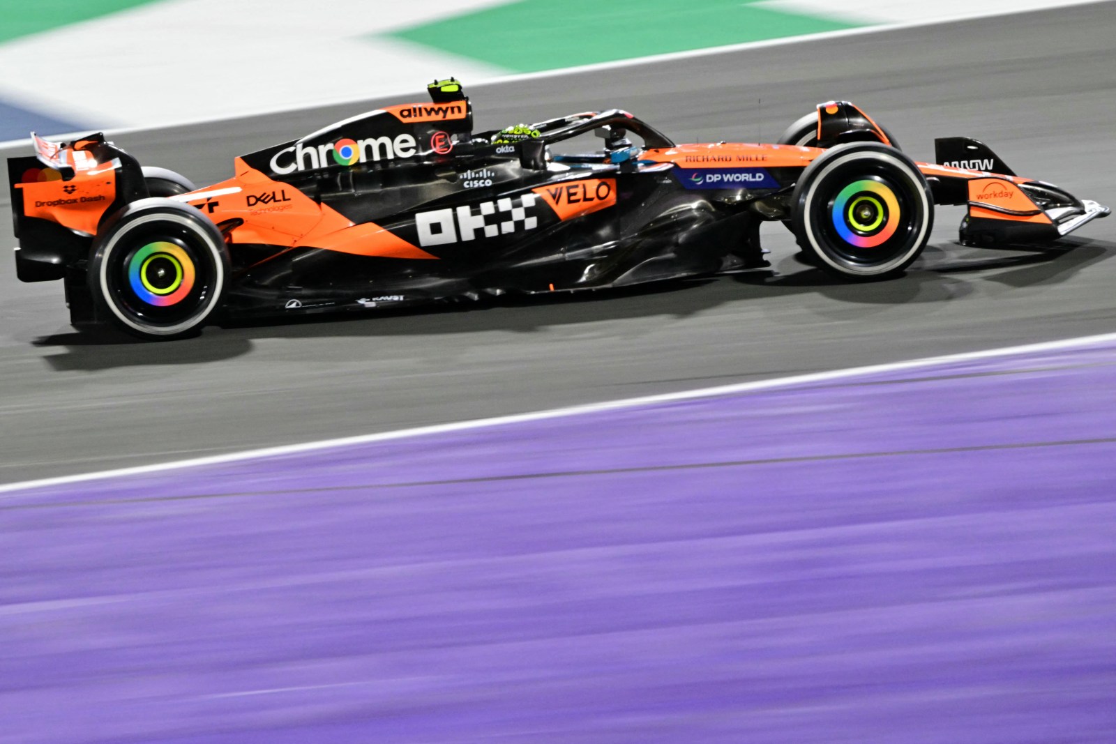 Norris cita ritmo forte em Jedá, mas vê Verstappen “mais rápido”: “Temos trabalho”