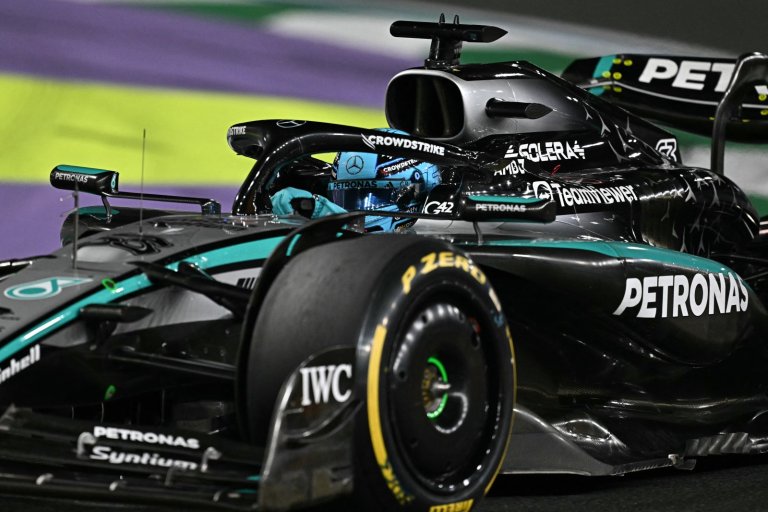 George Russell não tem vaga garantida na F1 para o ano que vem (Foto: AFP)