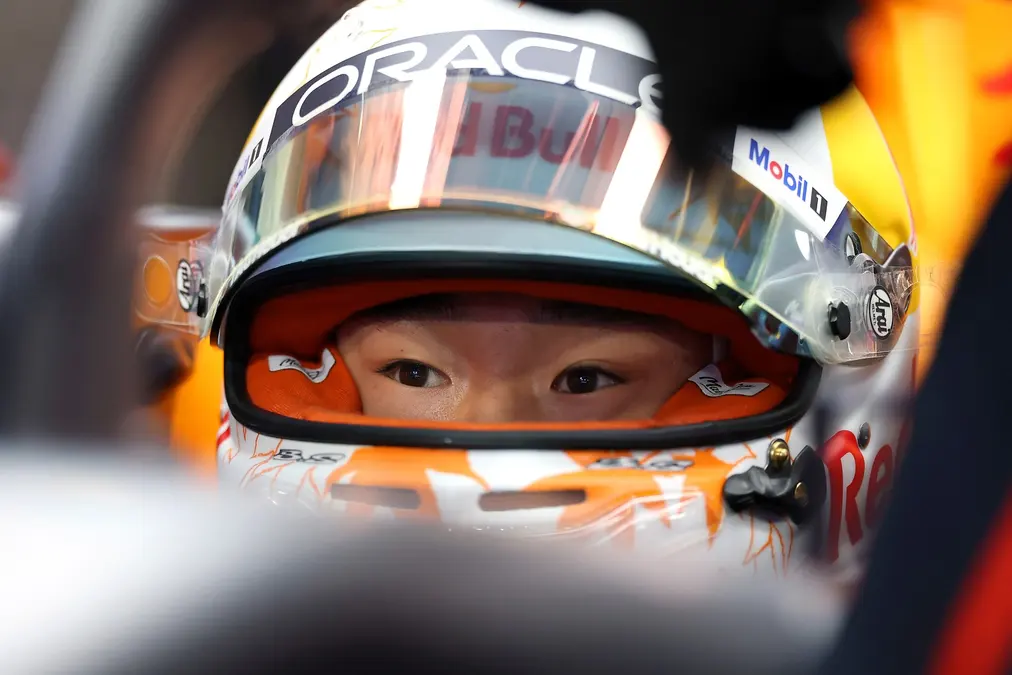 Tsunoda prueba el coche tricampeón de Verstappen en Silverstone antes de Miami