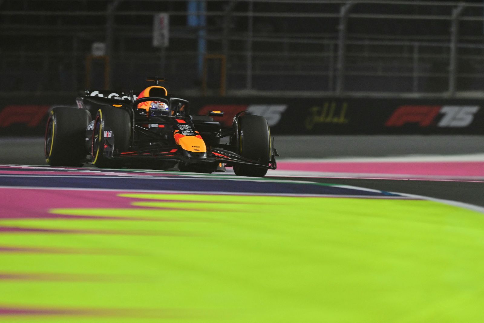 Red Bull diz que fez “mudanças gigantes” no acerto, mas é “lenta demais” em Jedá