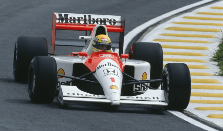 Senna, Hamilton e até Brad Pitt: McLaren põe cinco carros históricos da F1 à venda