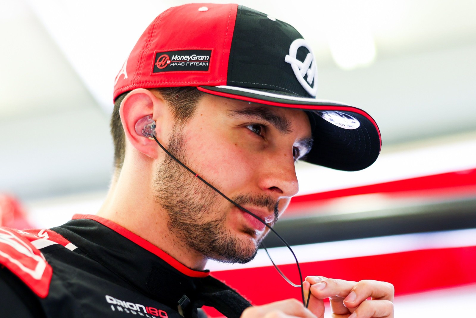 Ocon busca “se sentir em sintonia” com Haas após dia “movimentado” na Arábia Saudita
