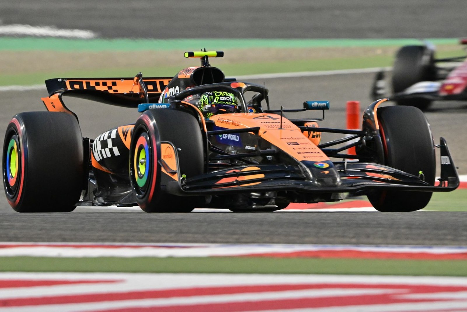 Norris acompanha Piastri e vê briga interna por título da F1. Mas “um erro custa caro”