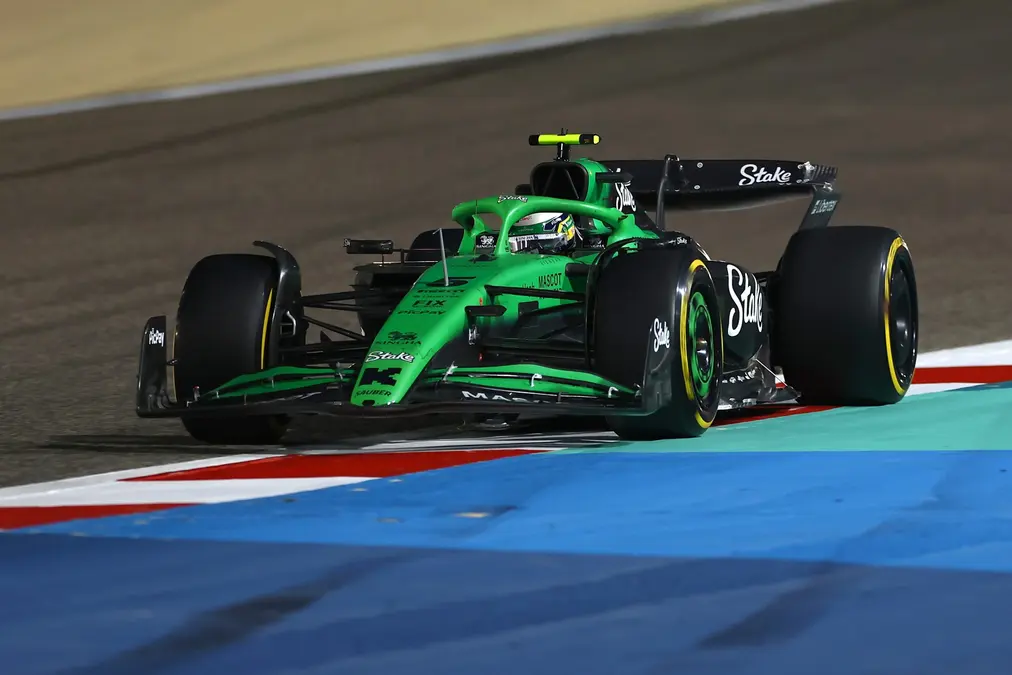 Bortoleto sufre una fuga de combustible y se queda fuera de la FP2 en Arabia Saudita