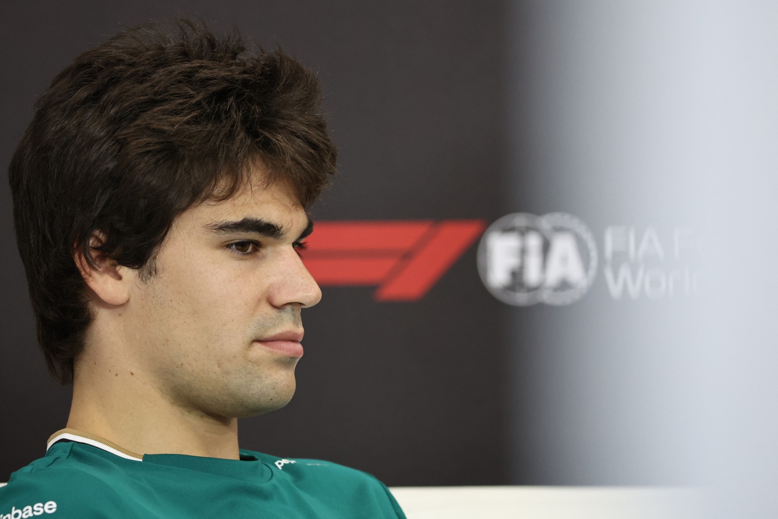 Stroll diz que Aston Martin “precisa encontrar desempenho” e alerta: “Ninguém fica parado”