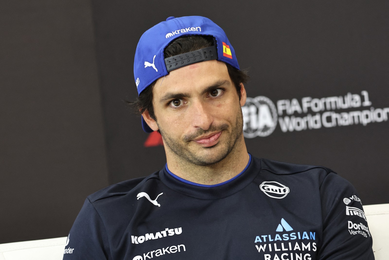 Sainz critica debate sobre retorno dos motores V10 na F1: “Um pouco estranho”