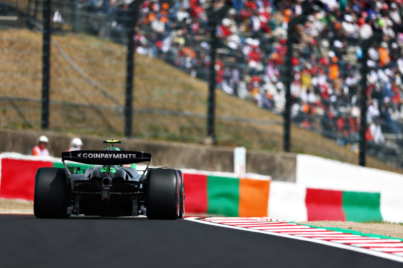 Sauber destaca “ritmo competitivo” e “corrida sólida” de pilotos no Japão