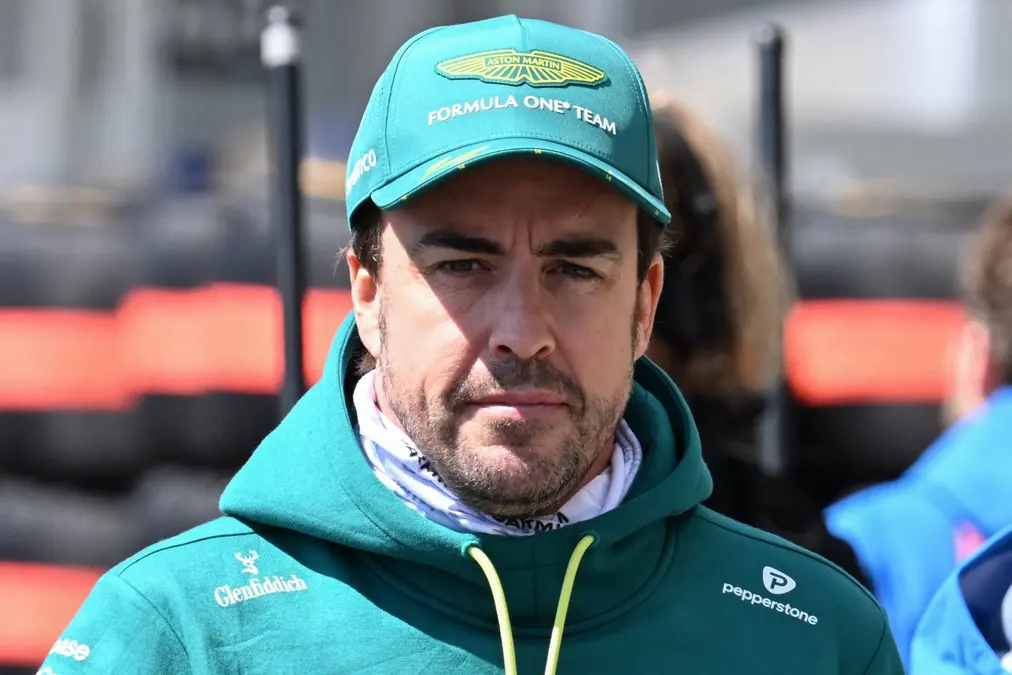 Alonso critica el rendimiento de Aston Martin y ve los puntos como “tarea imposible”
