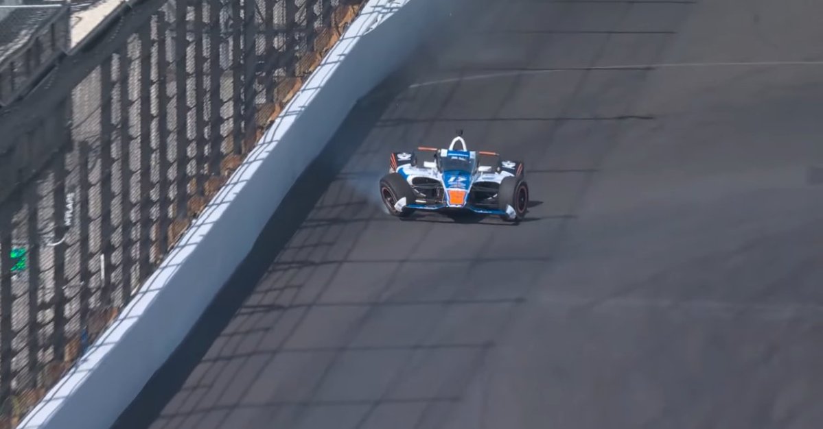 Larson perde controle na curva 1 e estampa muro durante testes da Indy 500