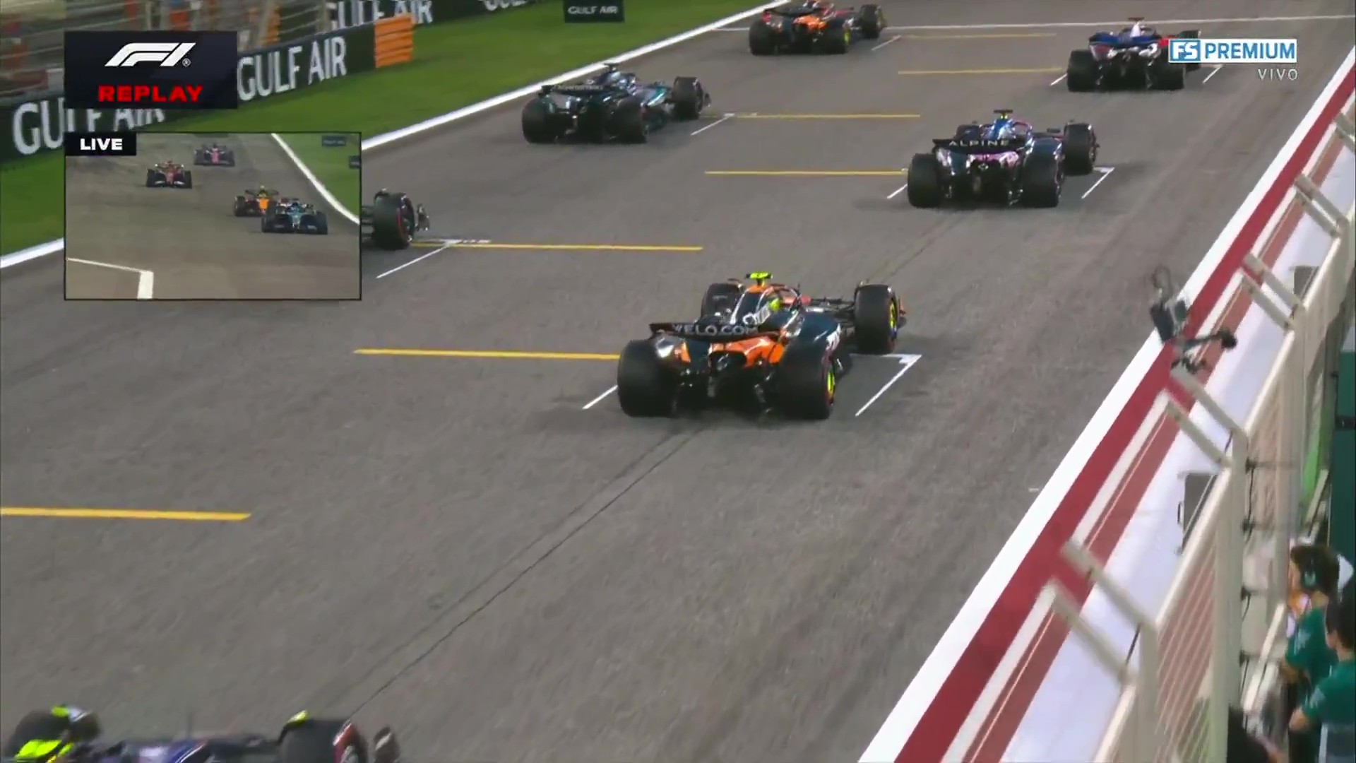 Norris toma 5s de punição por posicionar carro fora do lugar na largada no GP do Bahrein