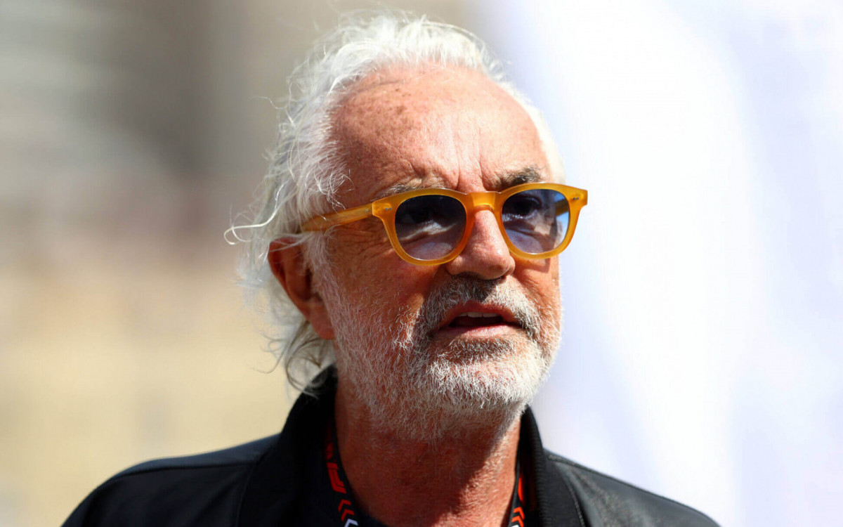 Ex-F1 dice que Colapinto «no está seguro» y define a Briatore: «Bomba a punto de estallar»