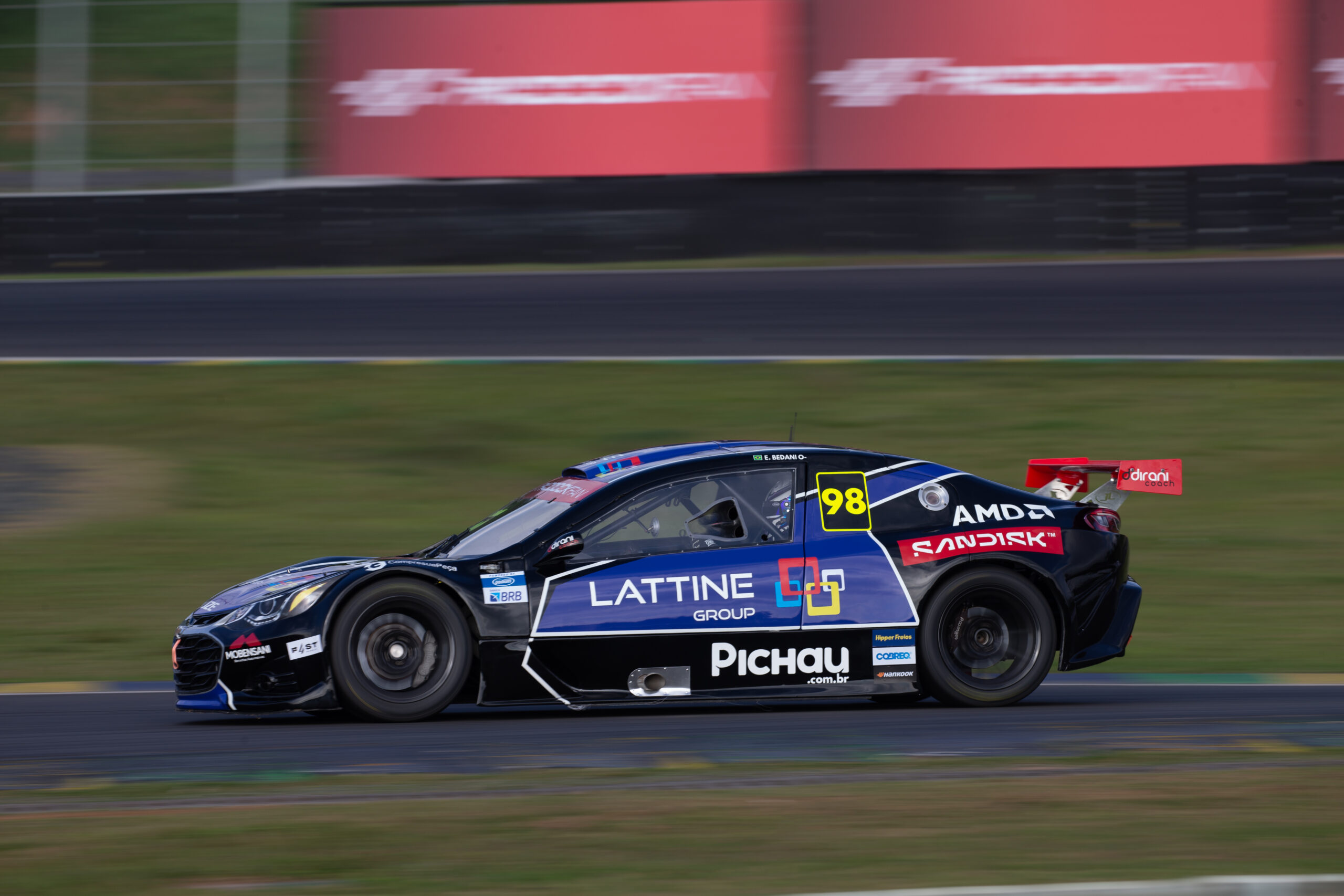 Bedani passeia em Interlagos e vence corrida 1 da Stock Light. Tomaselli é 5º