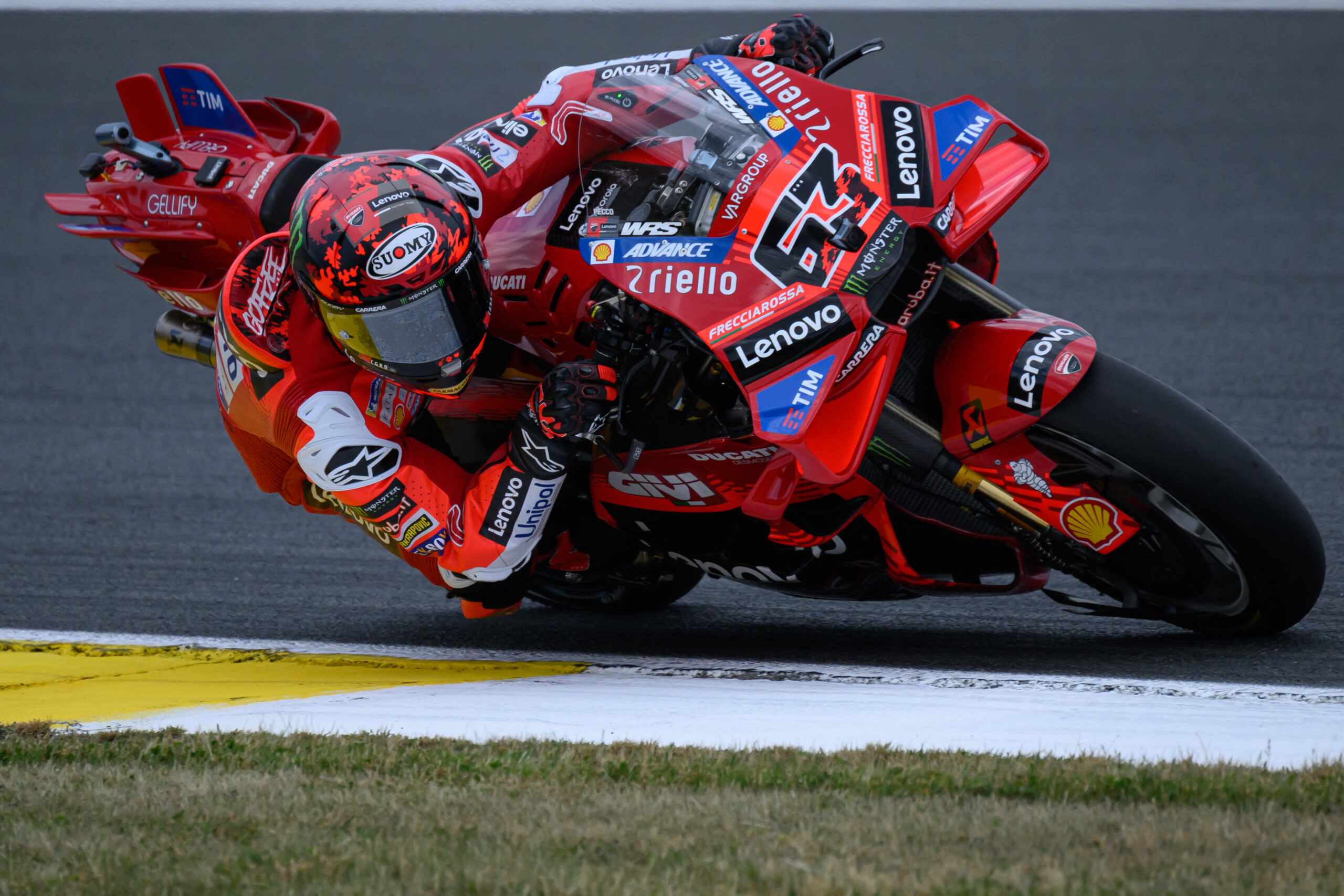 Pedrosa vê Bagnaia sofrendo “mais com decisão da Ducati de ter Marc Márquez no box”