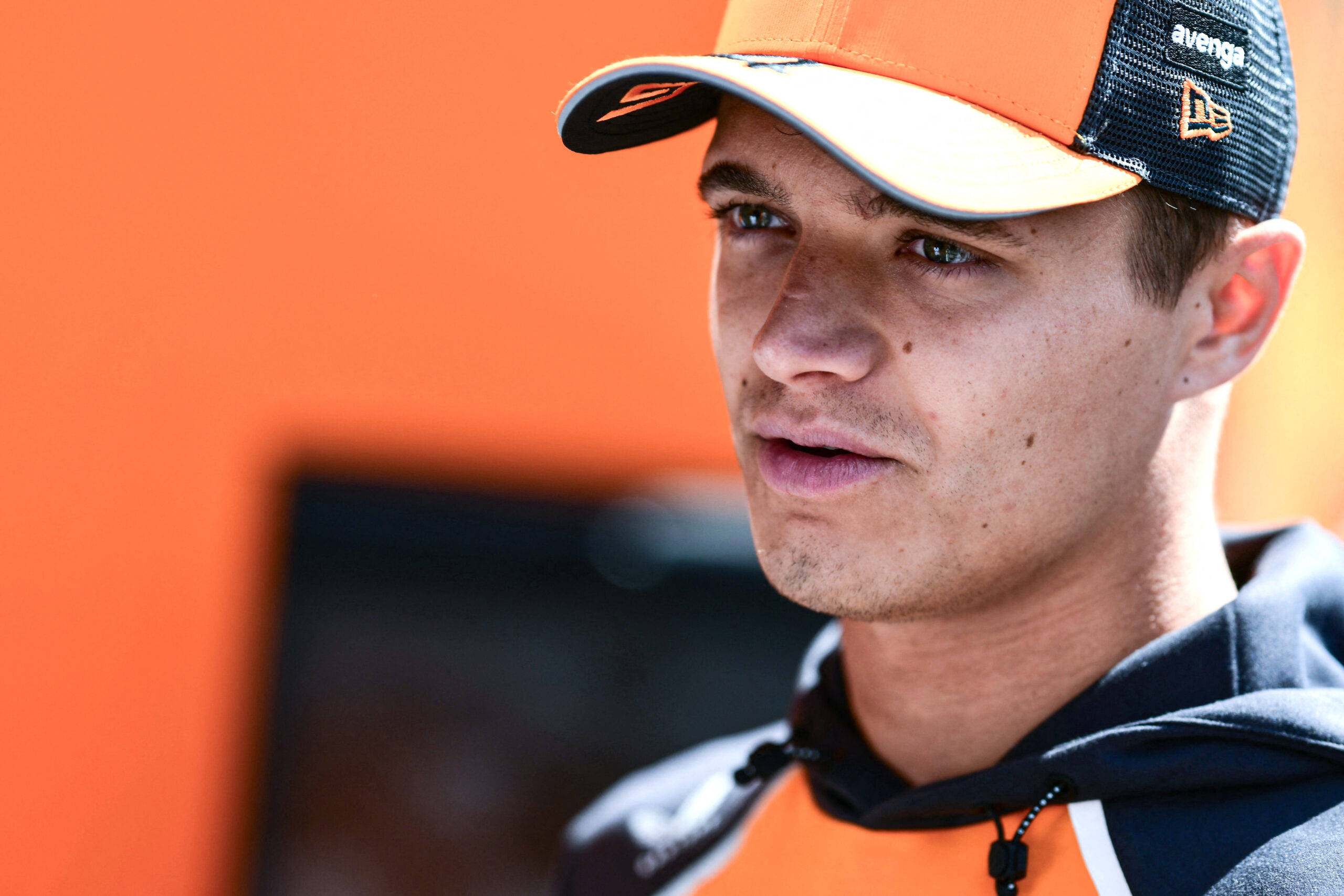 Norris evita empolgação com treinos livres em Ímola e vê McLaren com “trabalho a fazer”