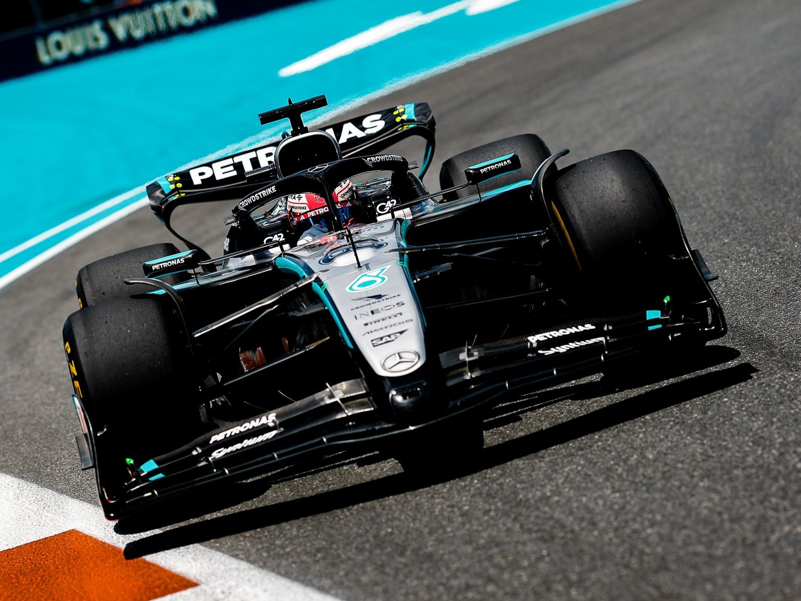 Russell explica dificultades en la clasificación sprint en Miami: «No estoy cómodo»
