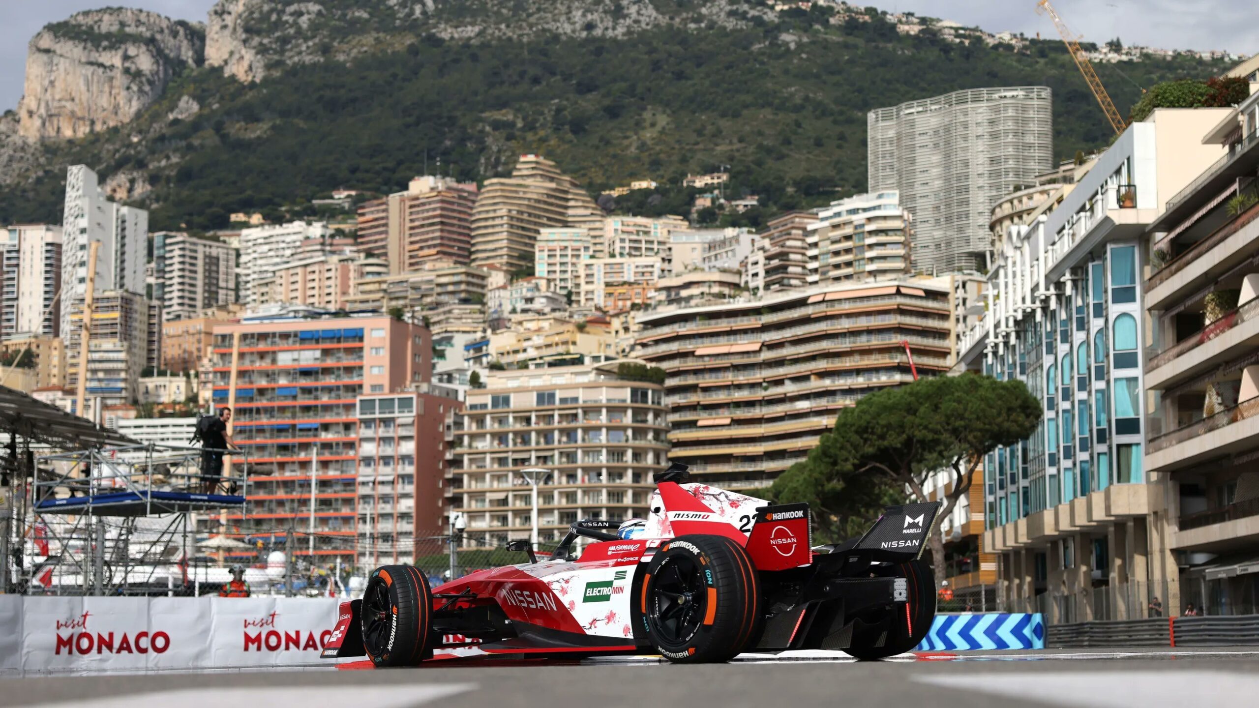 Rowland acierta con la estrategia y gana el ePrix de Mónaco 1 de Fórmula E