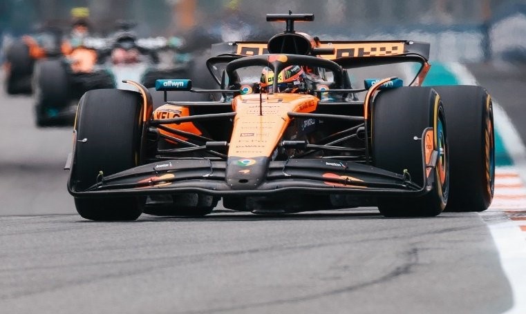 Piastri remonta y domina con autoridad en el GP de Miami; Verstappen termina 4°