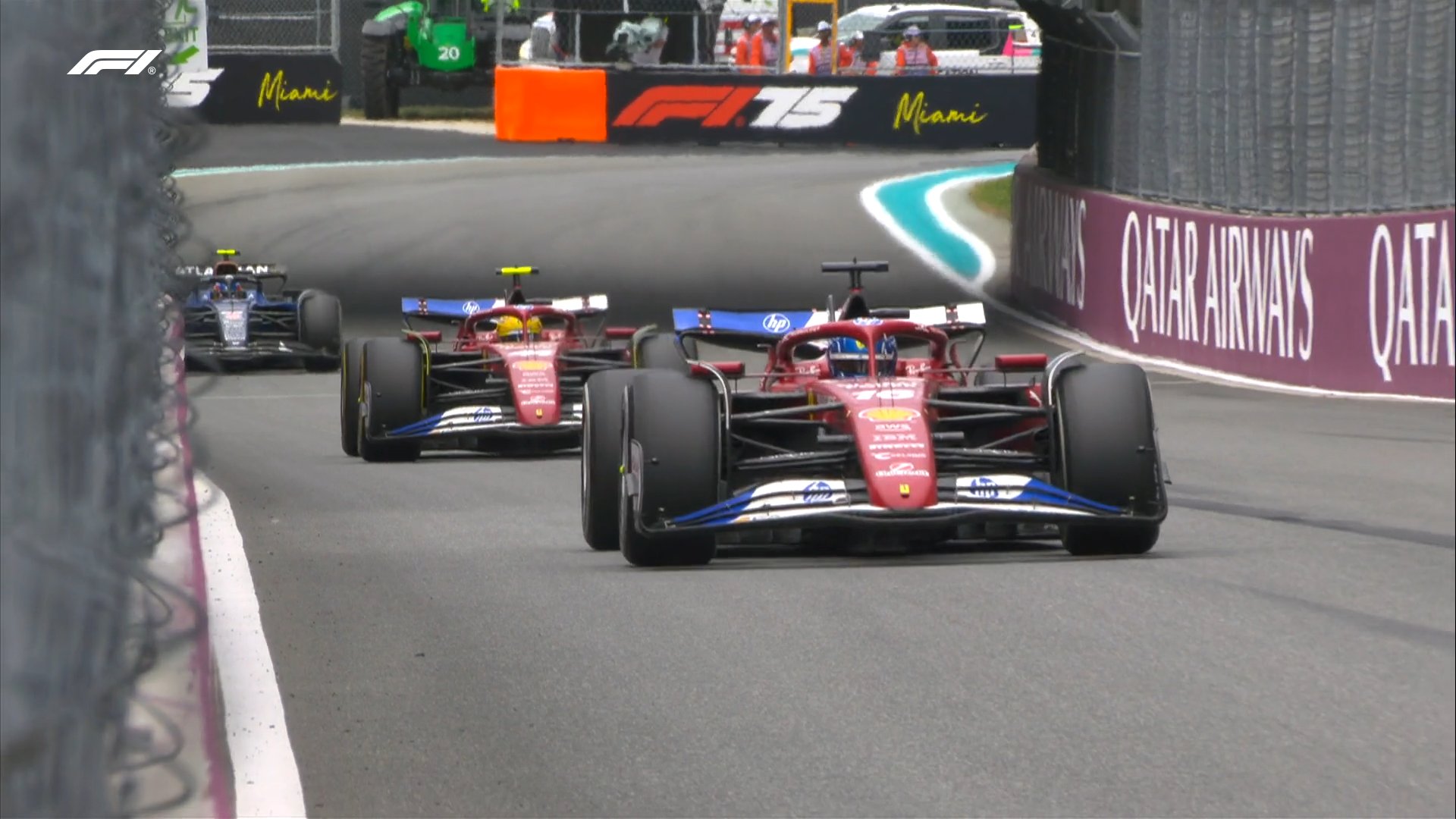 Ferrari entiende frustraciones de Hamilton y Leclerc, pero dice: «Corremos para el equipo»