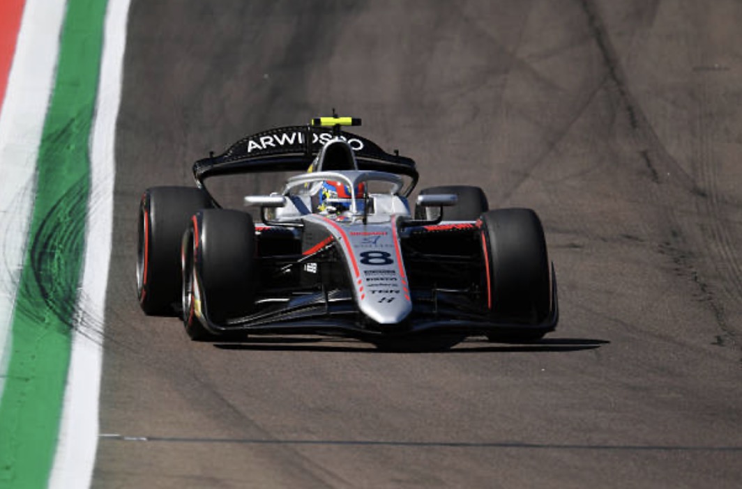 Beganovic se beneficia con bandera roja y logra la pole de F2 en Ímola; Montoya, 2°