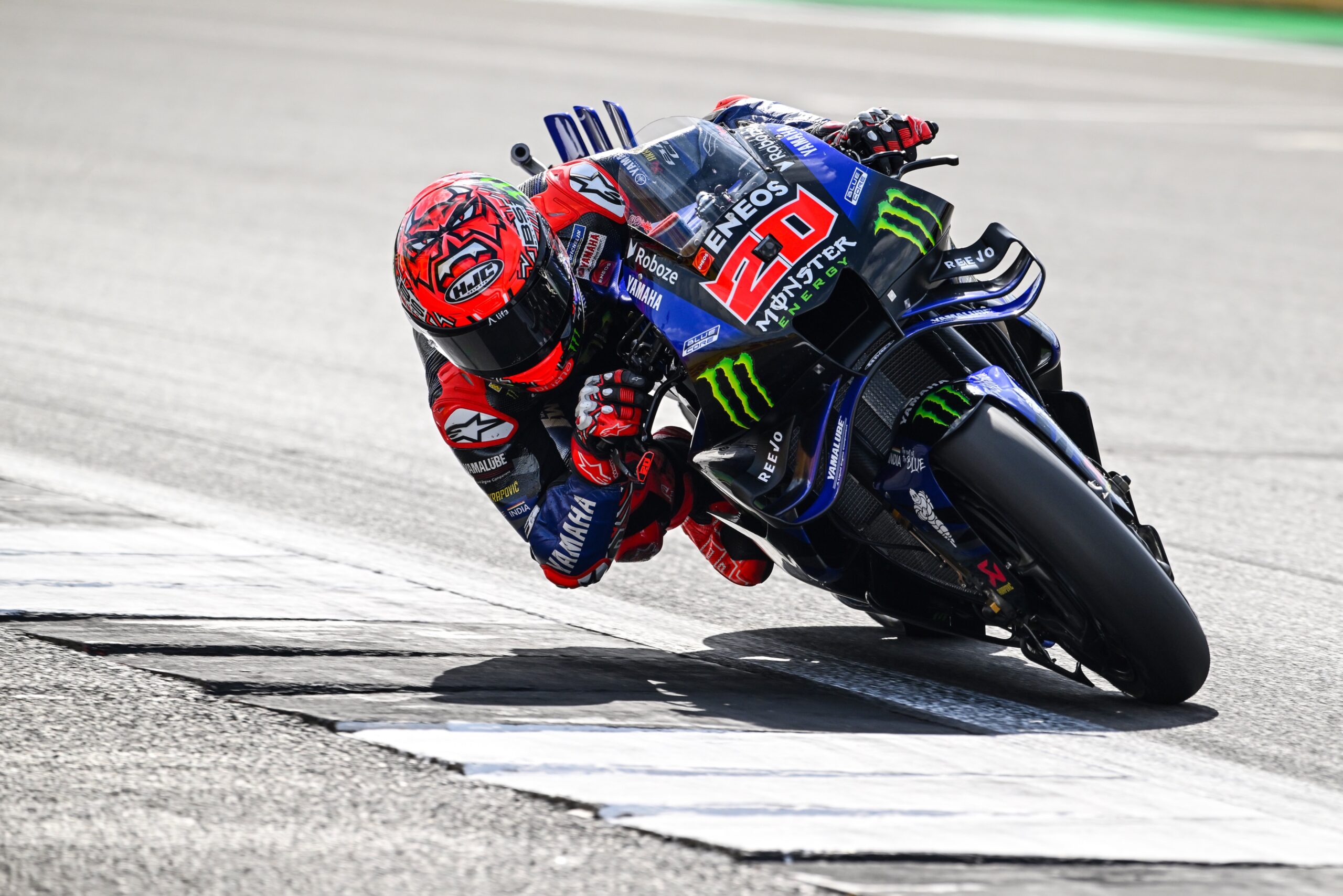Quartararo brilla en Silverstone y logra su 3ª pole seguida en MotoGP. Marc Márquez es 4º