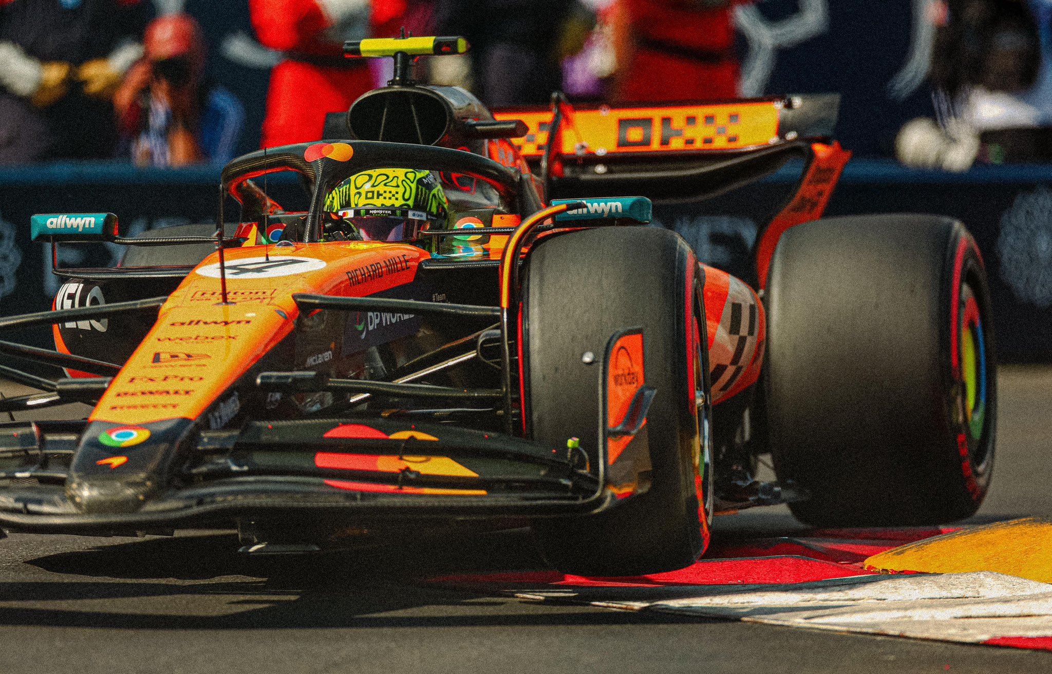 Norris destaca duelo con Leclerc y celebra “fin de la sequía” tras obtener la pole en Mónaco