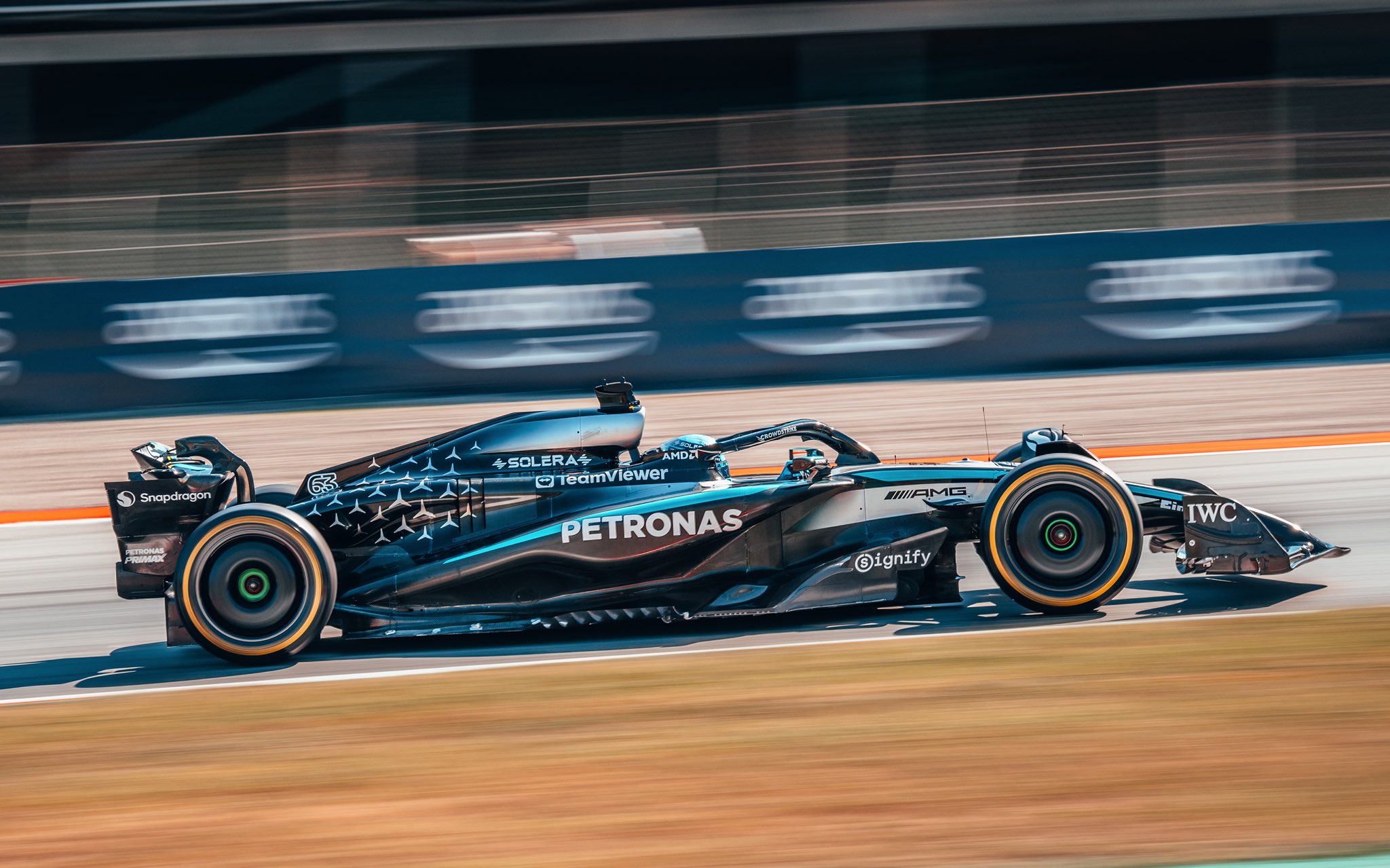Russell abre las puertas de Mercedes y asume: «En el lugar de Wolff, elegiría a Verstappen»