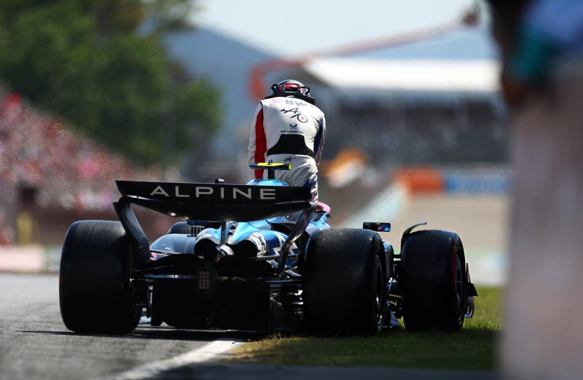 Colapinto sufre problema mecánico, cae en la Q1 y clasifica 19° en el GP de España
