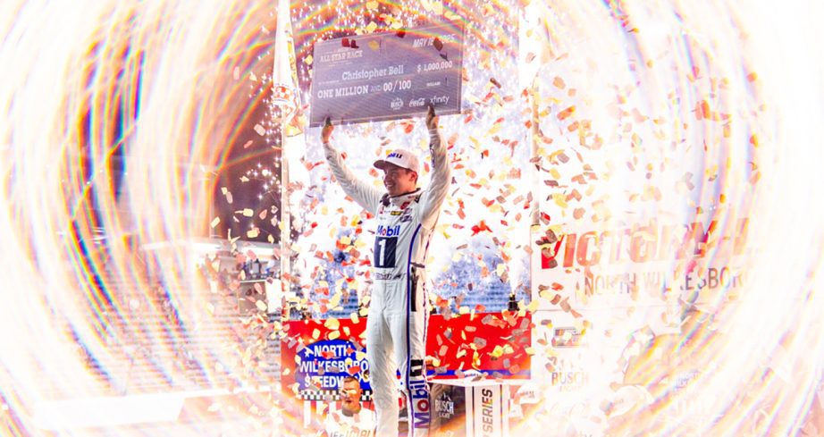 Bell aproveita bandeira amarela e bate Logano para vencer All-Star Race da Nascar 2025