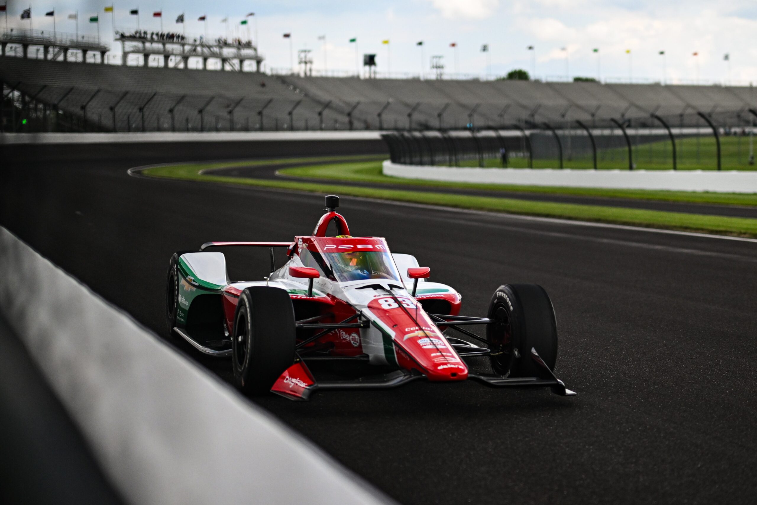 Shwartzman faz história e vira primeiro pole novato na Indy 500 desde 1983