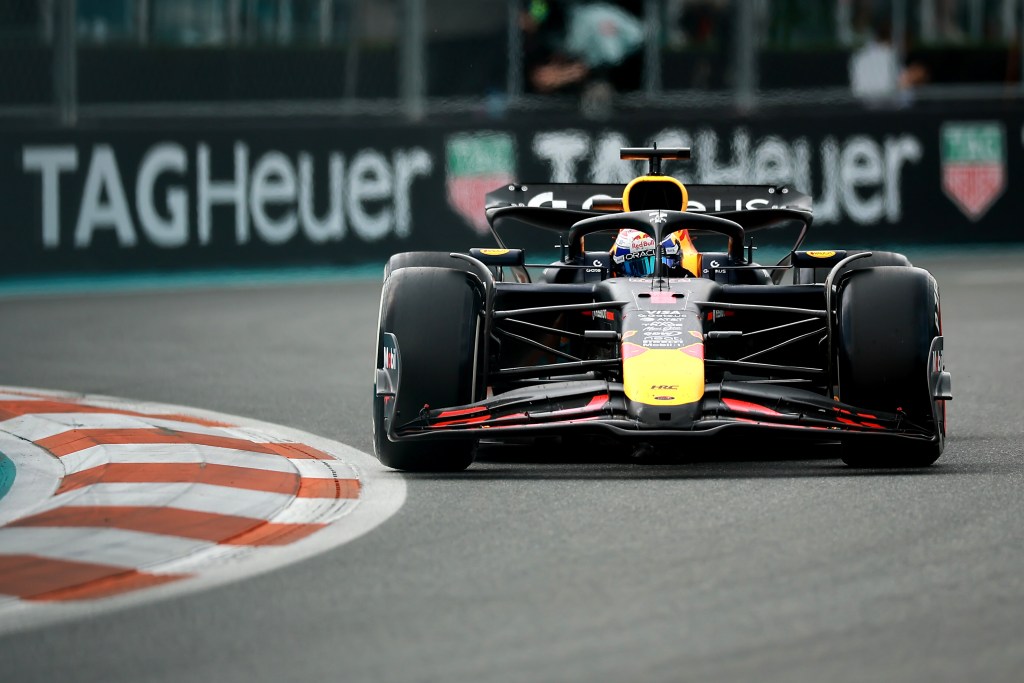 Ford minimiza posibles salidas de Horner y Verstappen, y se centra en Red Bull