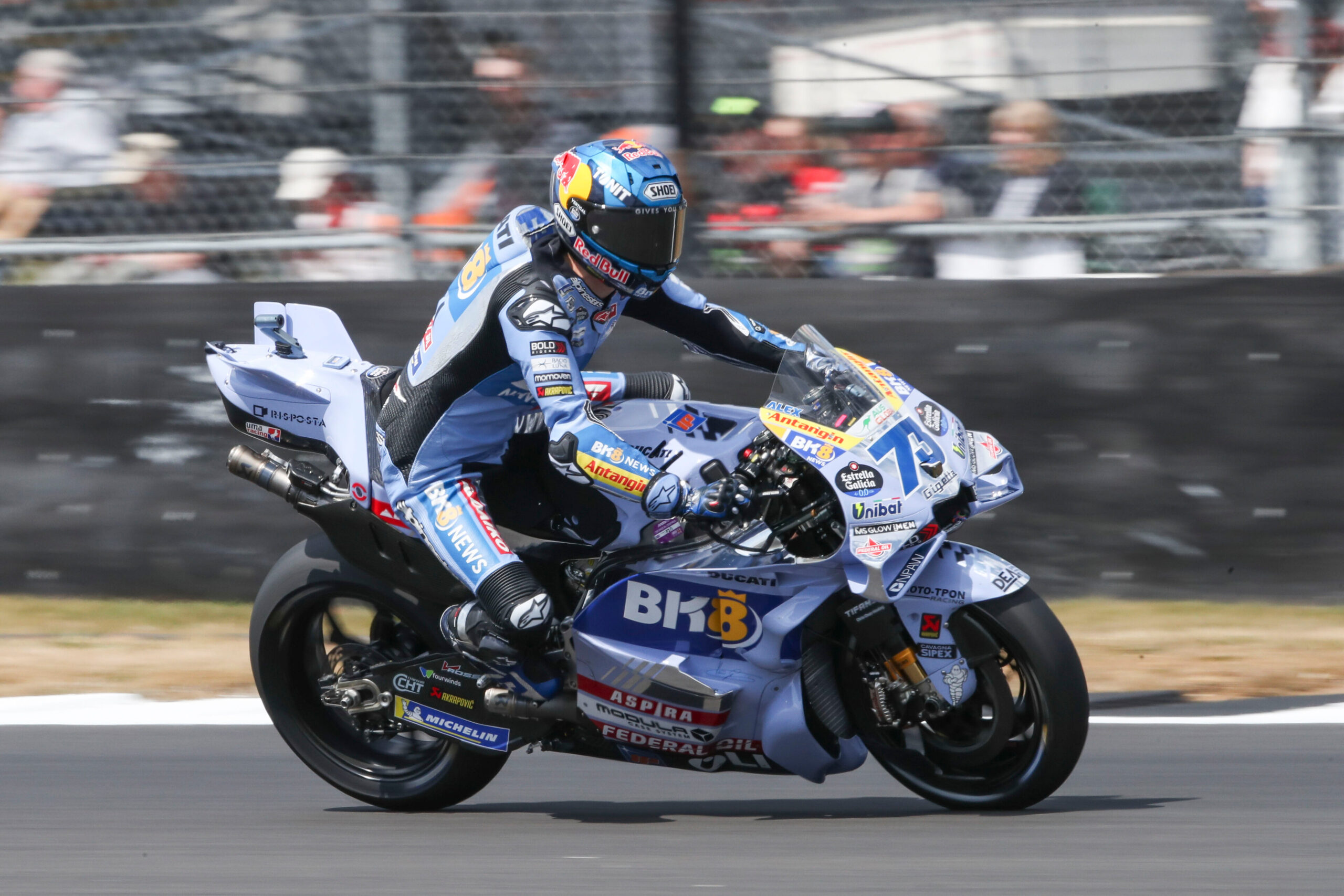 Álex Márquez quebra recorde de Silverstone e lidera treino da MotoGP. Quartararo é 2º