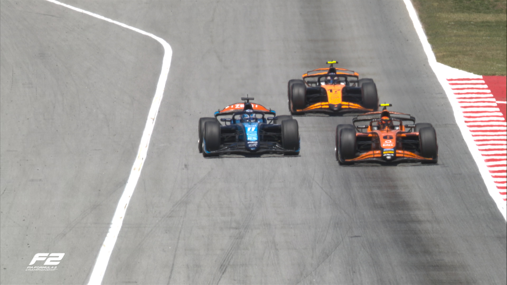 Verschoor arrisca pneus macios no fim e vence sprint da F2 na Espanha. Dunne termina em 2º