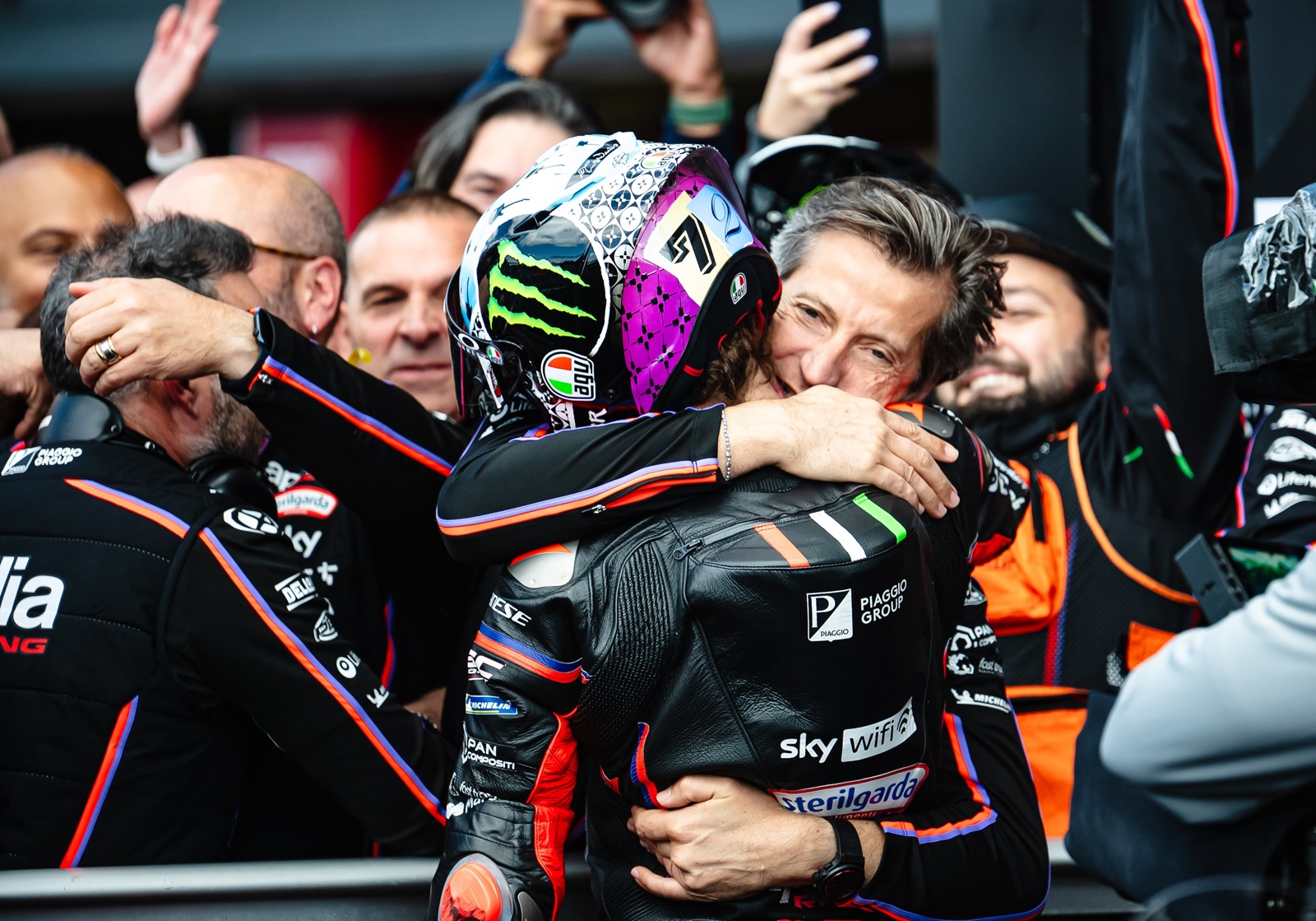 Aprilia celebra vitória em “fase difícil” e volta a cutucar Martín: “Moto pronta para brigar”