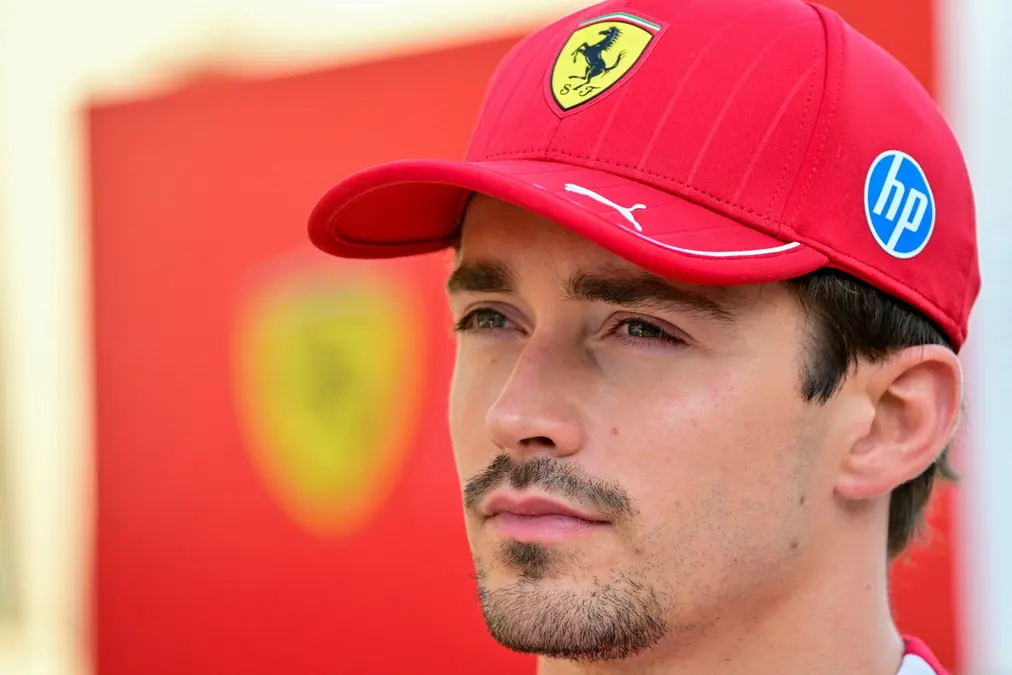 Leclerc se queja del manejo del SF-25 y Ferrari apuesta por mejoras hasta mitad de F1 2025