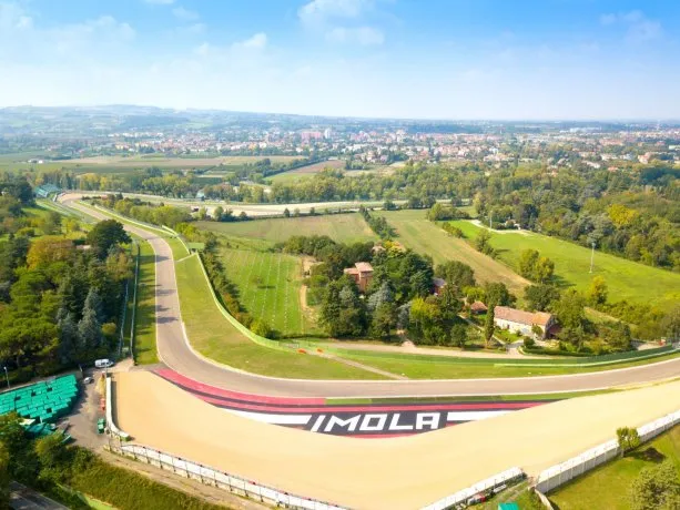 Federação italiana aponta Ímola como “solução ideal” para encerramento da F1 2026