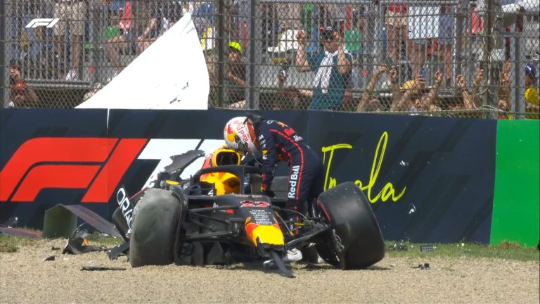 Yuki Tsunoda escapou ileso de forte acidente (Foto: Reprodução/F1)