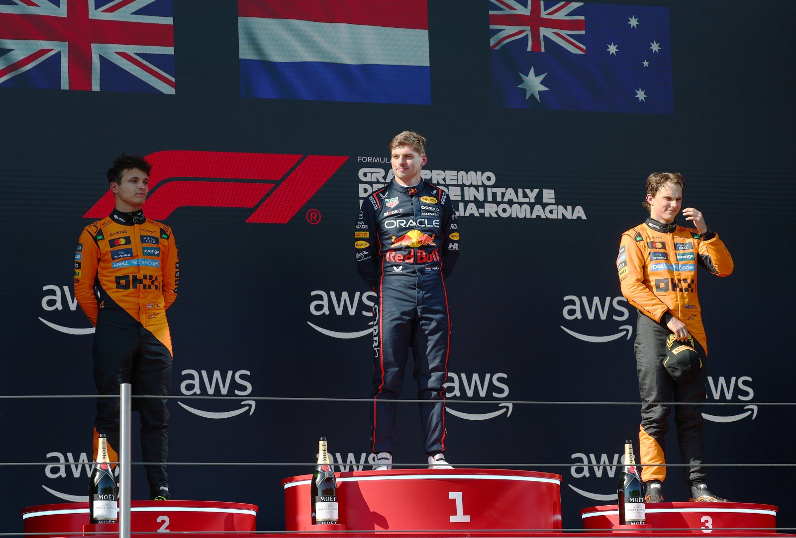 Derrota dura da McLaren e sentimentos mistos na Ferrari: o último dia da F1 em Ímola