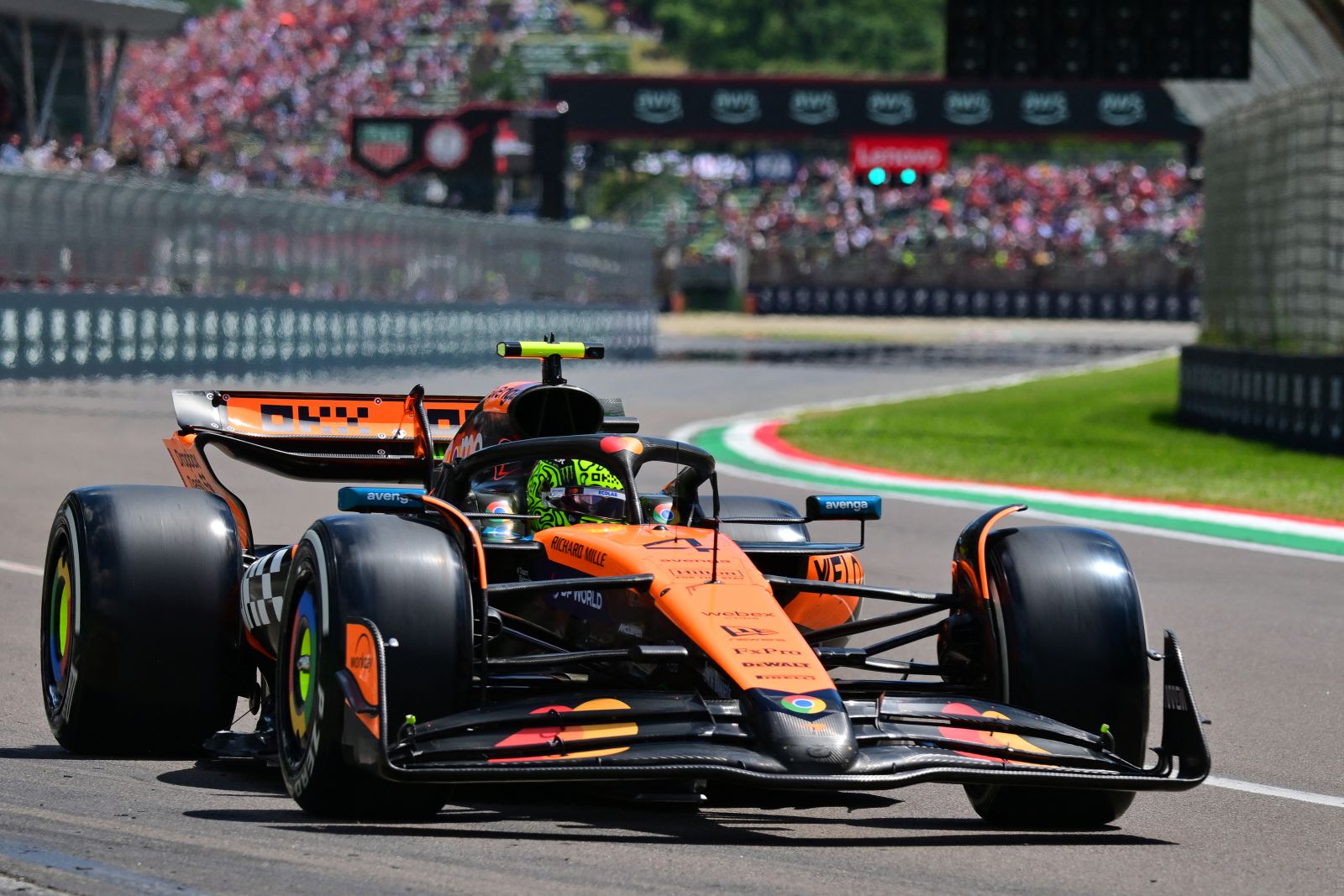 Norris dá troco em Piastri e lidera treino livre 3 do GP da Emília-Romanha. Bortoleto é 16º