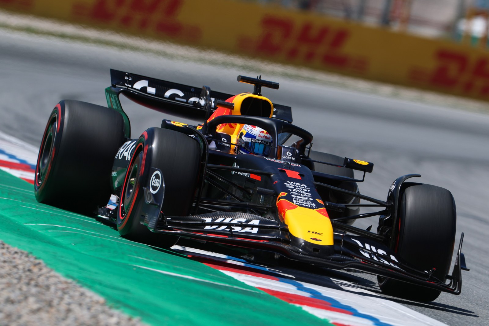 Red Bull se vê “melhor do resto” na Espanha e estuda “opções de estratégia” para vencer