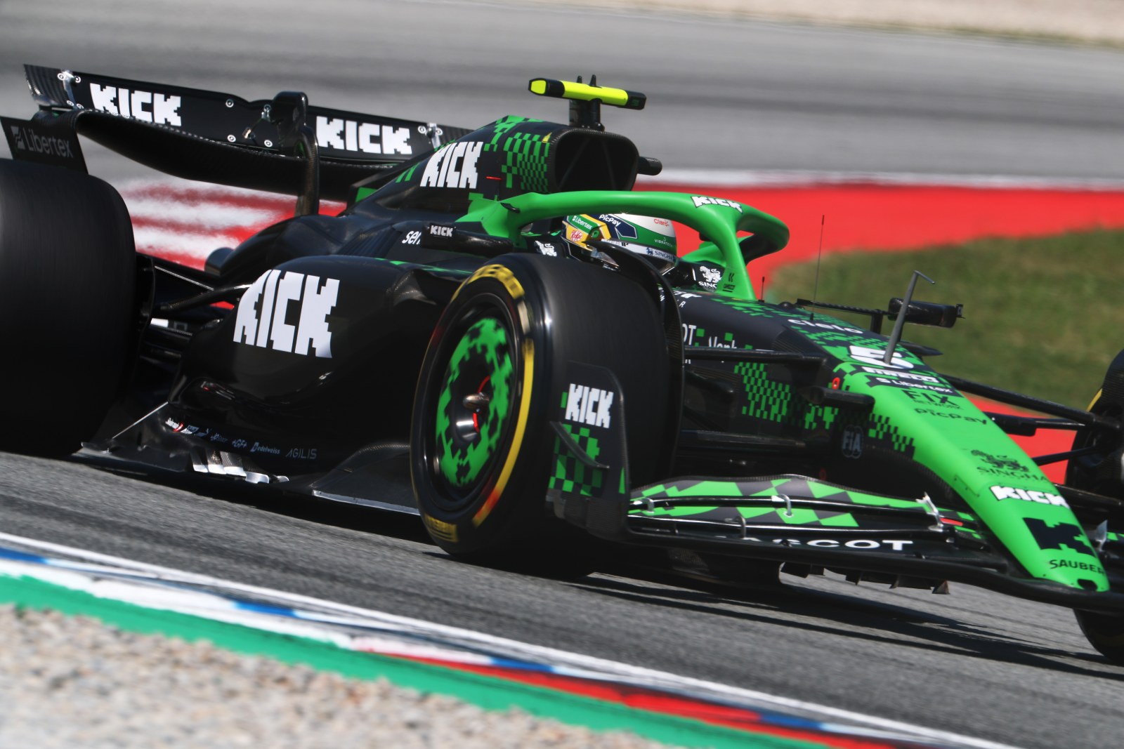 Bortoleto cita potencial da Sauber e exalta “passo à frente muito grande” na Espanha