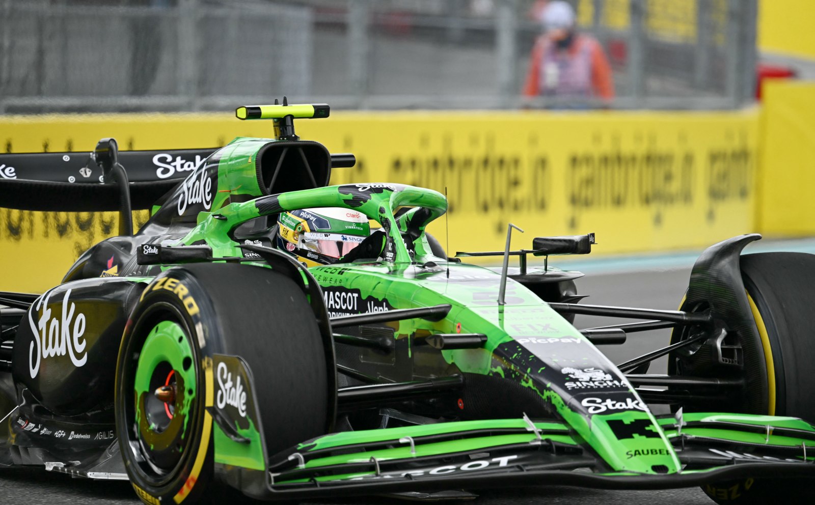 Sauber vê dia “animador” em Miami, mas lamenta “erro que custou caro” para Bortoleto