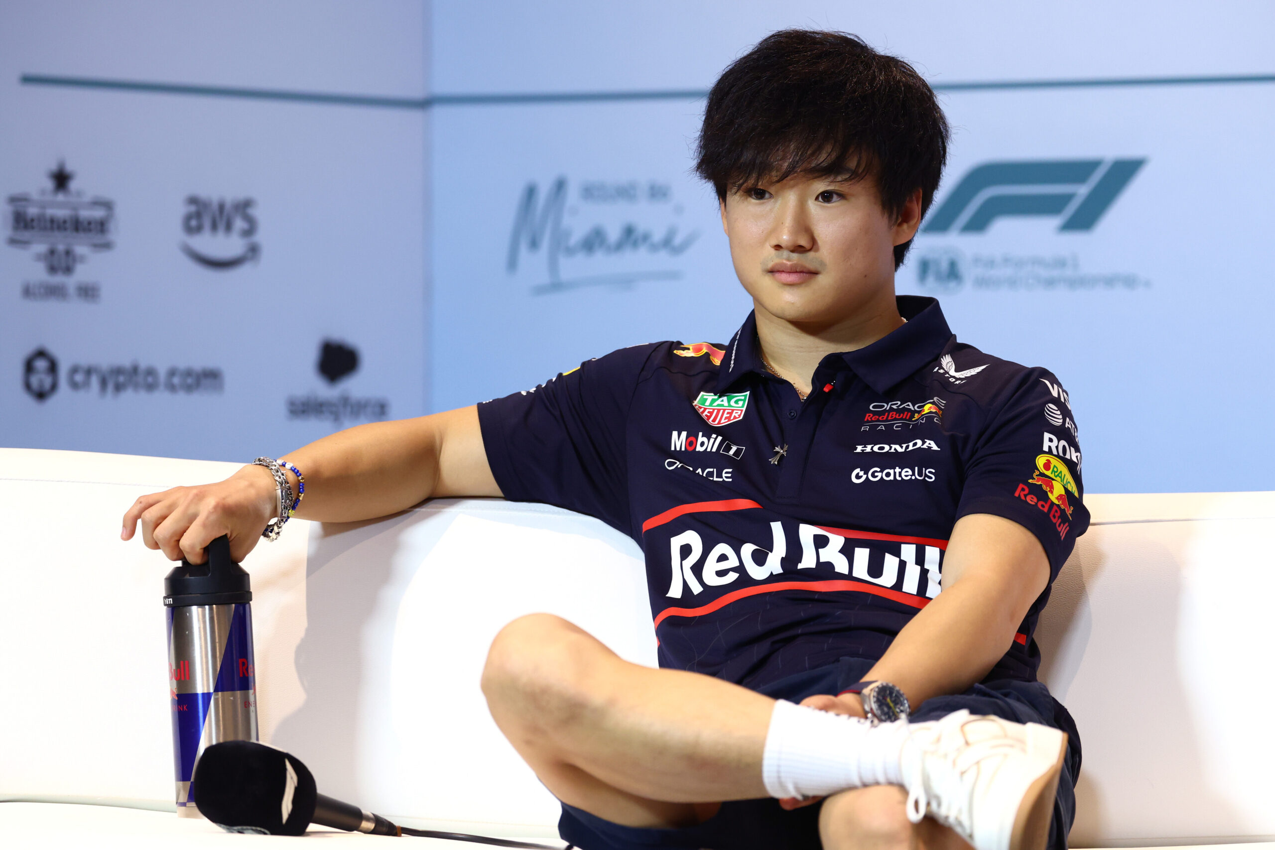 Consultor da Red Bull cobra desempenho de Tsunoda: “Segue cometendo erros sob pressão”
