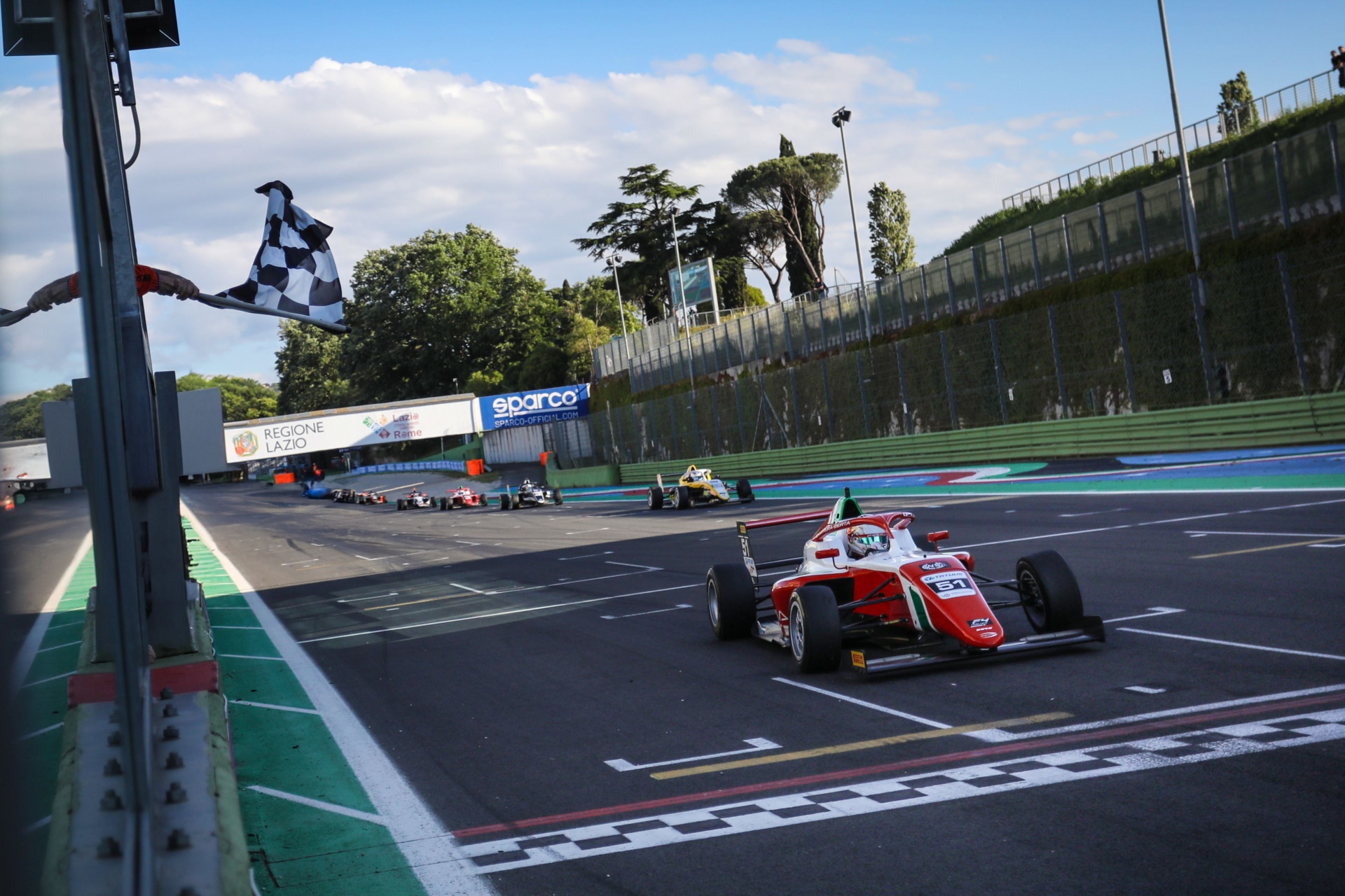 Nakamura-Berta vence corridas 1 e 2 da F4 Italiana em Vallelunga. Gomez vai ao pódio