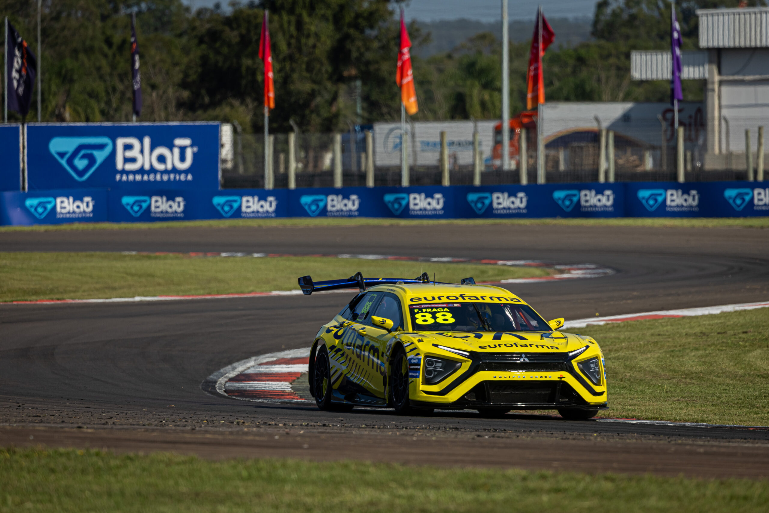 Fraga lidera encurtado TL2 da Stock Car em Brasília. Di Mauro é 11º