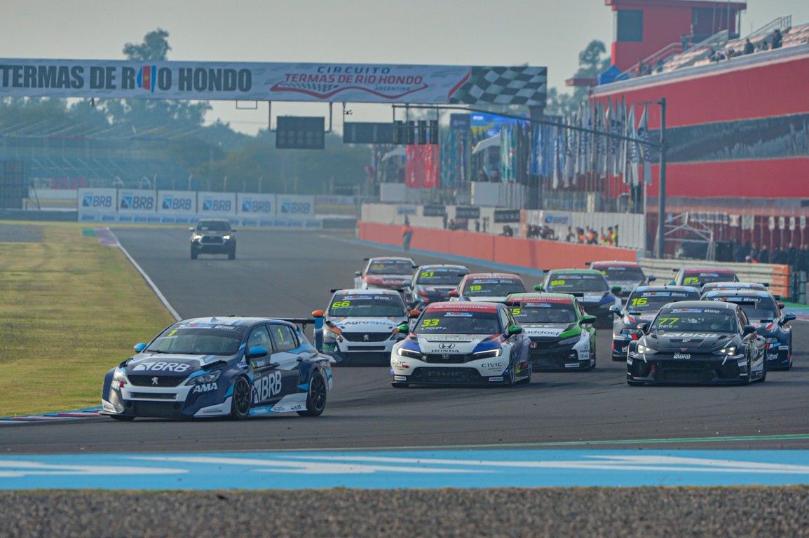 Leonel Pernía lidera TCR South America após Termas de Rio Hondo. Confira classificação