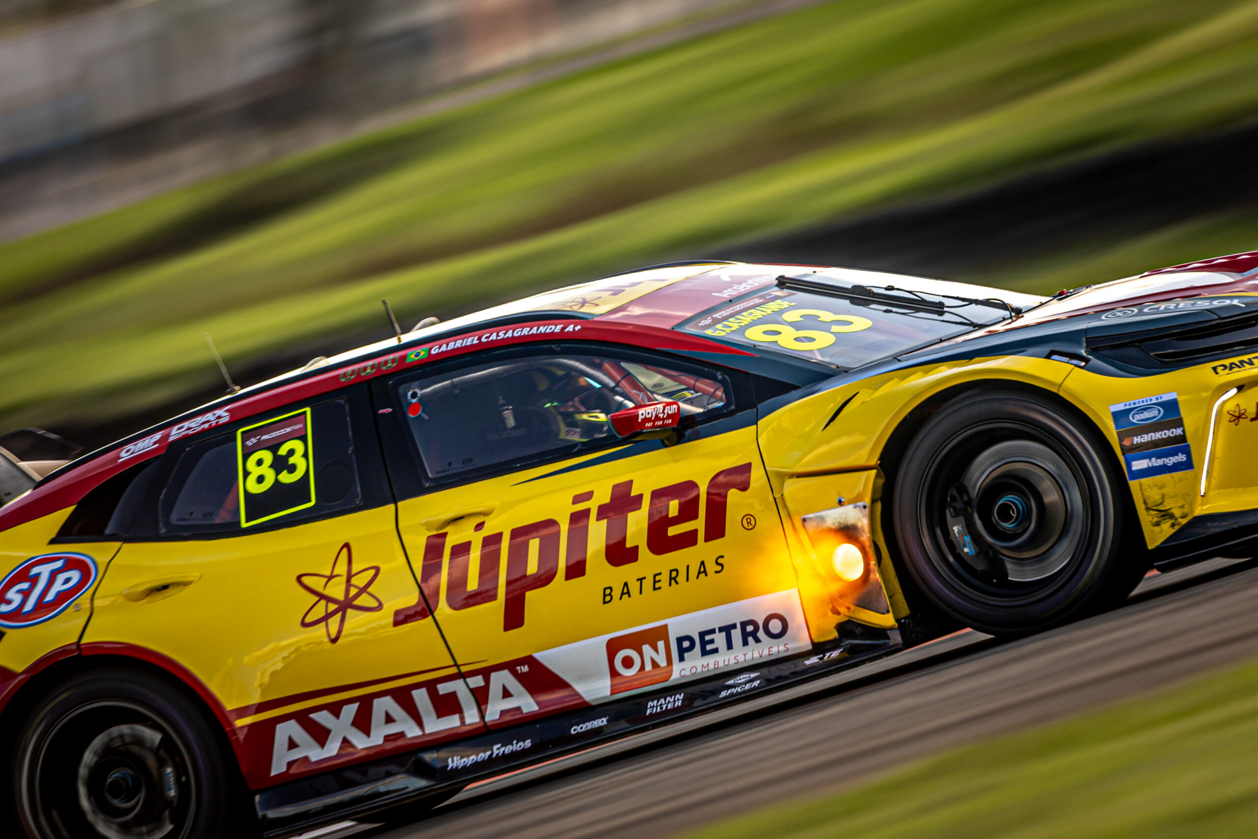 “Piada de mau gosto”: Casagrande reage às multas de Massa e Bruno Baptista na Stock Car