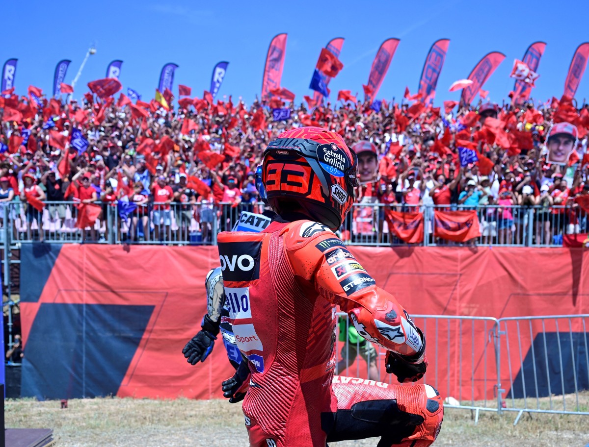Marc Márquez busca céu na MotoGP e reforça aura dominante com gabarito em Aragão